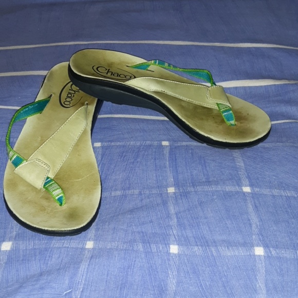 chaco flip flops vibram soles